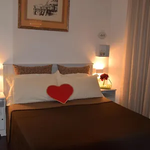 https://residenza-il-magnifico-guest-house.it-romehotels.com
